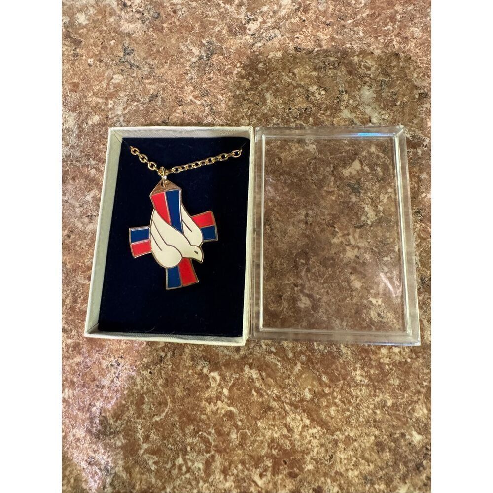 Vintage confirmed in Christ Dove/cross necklace Holy Spirit golden with chain